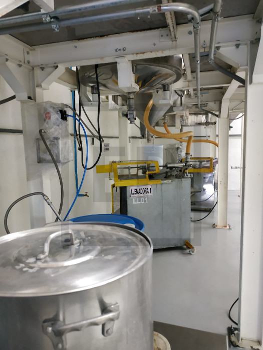 Piso industrial en área de producción en industria alimenticia